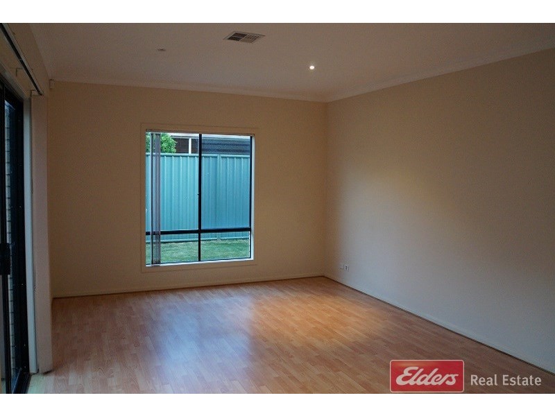 36 Lakefied Crescent, Mawson Lakes SA 5095