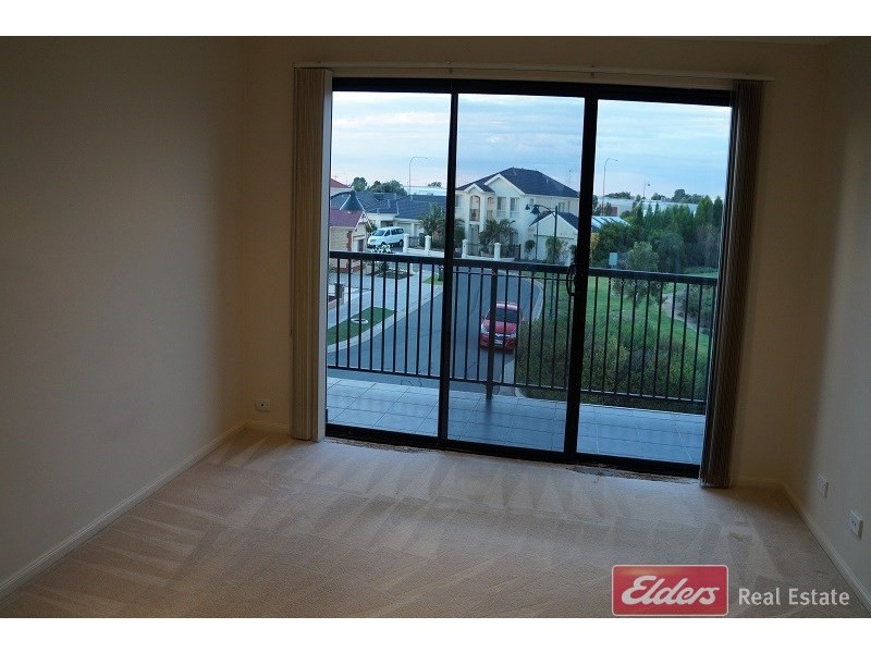 36 Lakefied Crescent, Mawson Lakes SA 5095