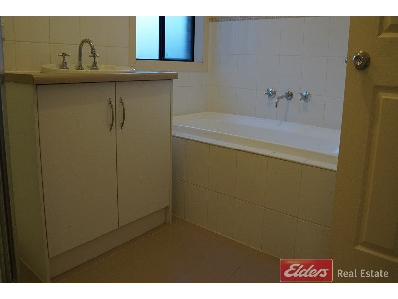 36 Lakefied Crescent, Mawson Lakes SA 5095