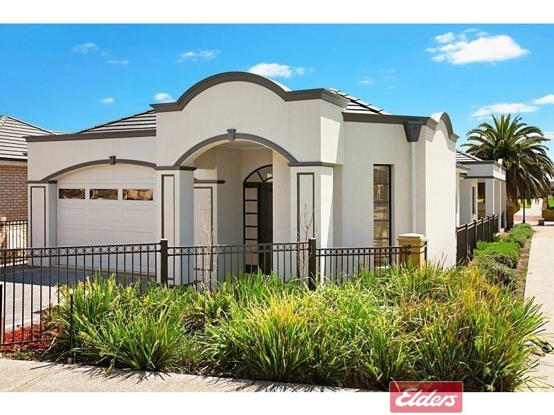 8 Isla Circuit, Mawson Lakes SA 5095