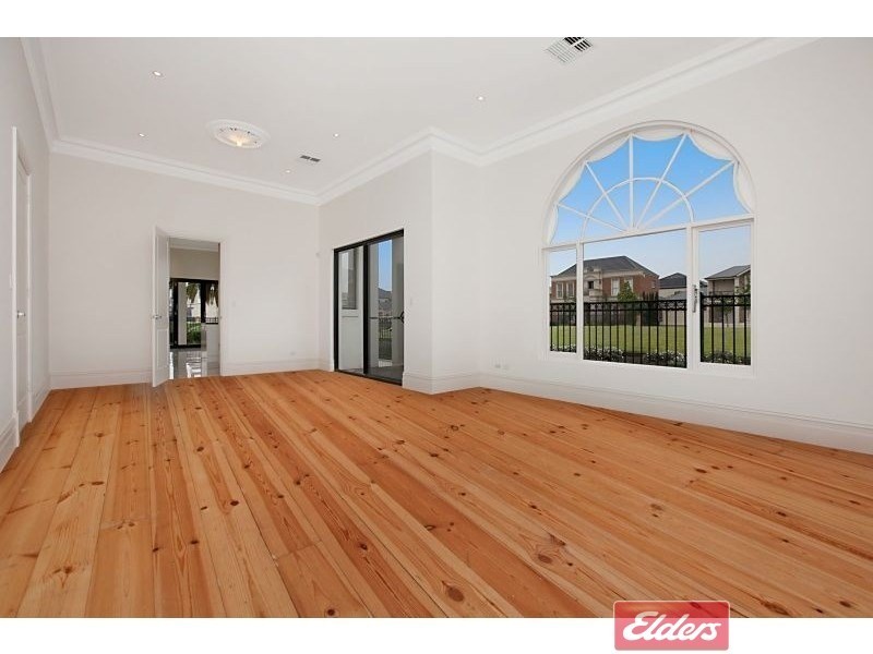 8 Isla Circuit, Mawson Lakes SA 5095