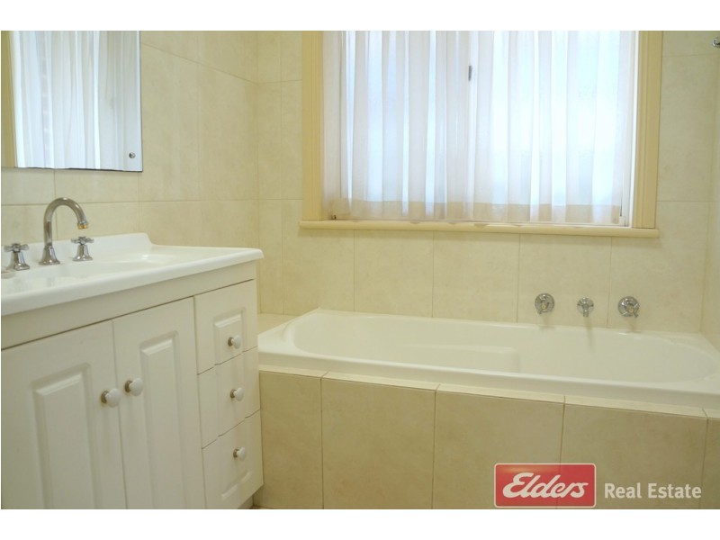 2 Poplar Court, Mawson Lakes SA 5095