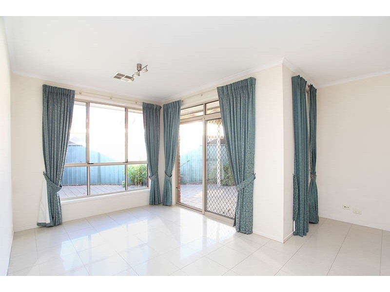 10 Grenada Court, Mawson Lakes SA 5095