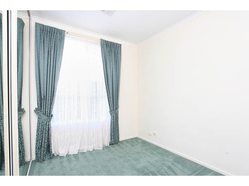 10 Grenada Court, Mawson Lakes SA 5095