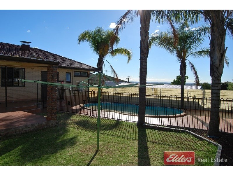 8 Canara Avenue, Para Hills SA 5096