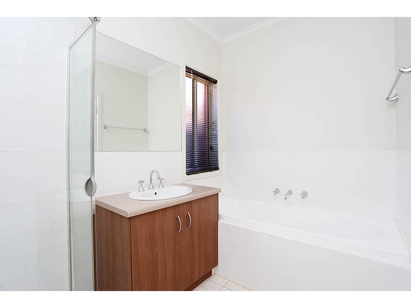 42 Franklin Avenue, Mawson Lakes SA 5095