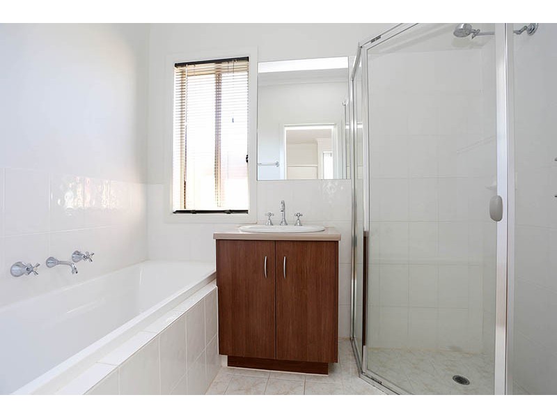 42 Franklin Avenue, Mawson Lakes SA 5095