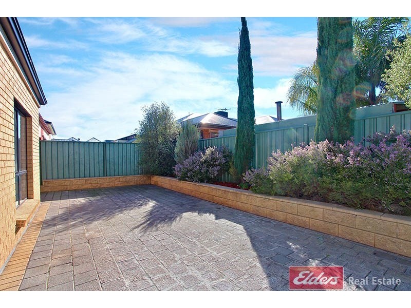 14 Weatherstone Crescent, Mawson Lakes SA 5095