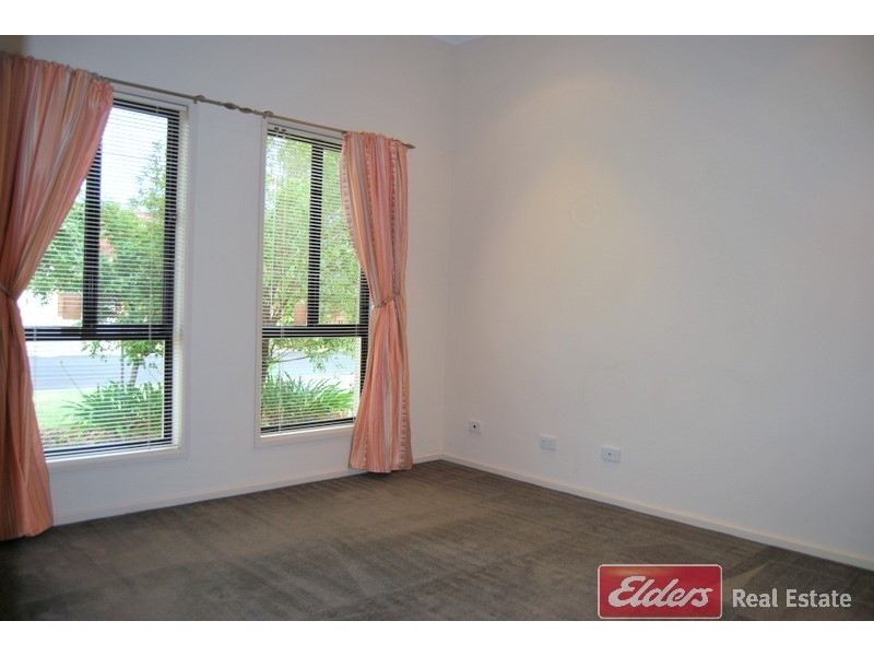 13 Sandpiper Chase, Mawson Lakes SA 5095