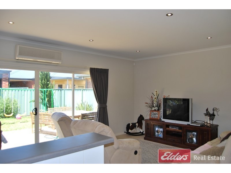 16 Brimpton Avenue, Mawson Lakes SA 5095