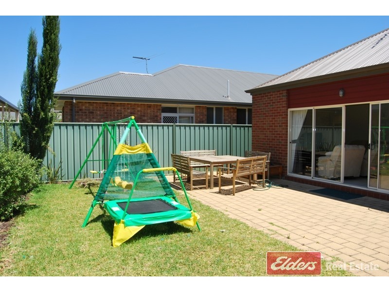 16 Brimpton Avenue, Mawson Lakes SA 5095