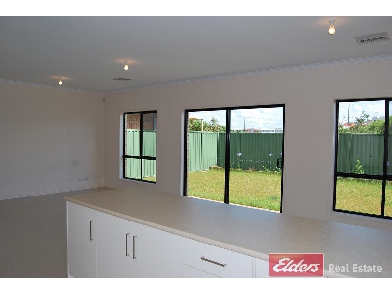 9 Antigua Court, Mawson Lakes SA 5095