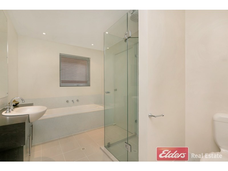 8 Yates Street, Mawson Lakes SA 5095