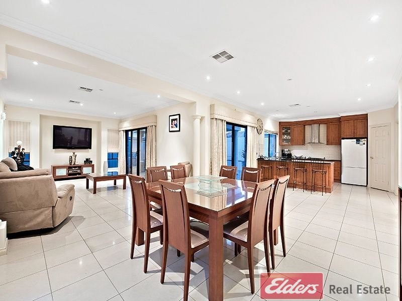 137 Shoalhaven Circuit, Mawson Lakes SA 5095