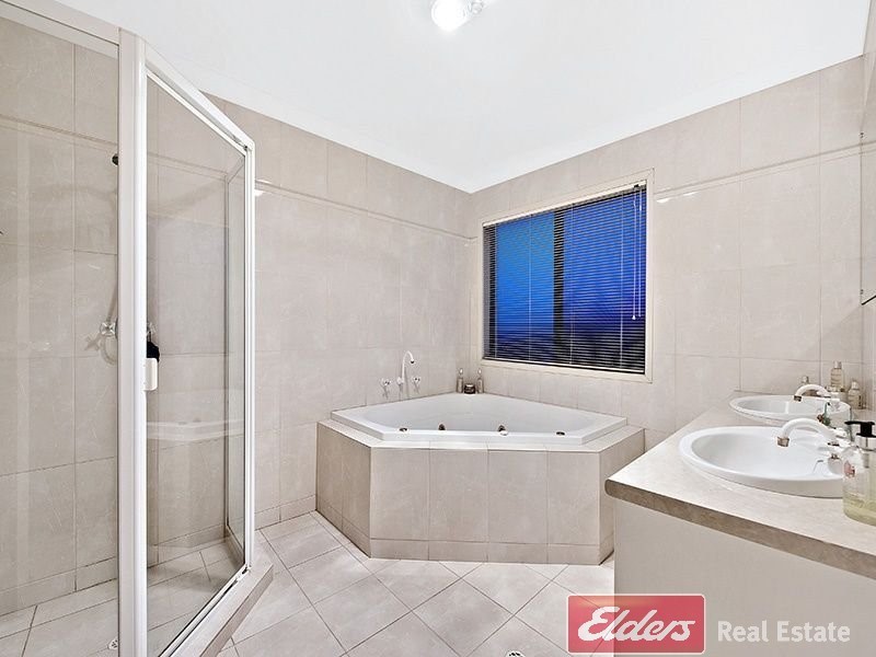 137 Shoalhaven Circuit, Mawson Lakes SA 5095