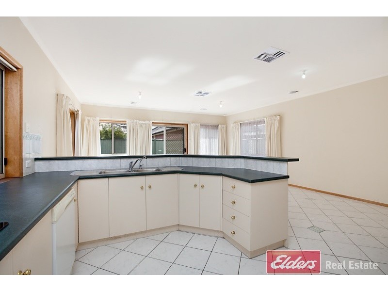 11 Mallard Crescent, Mawson Lakes SA 5095