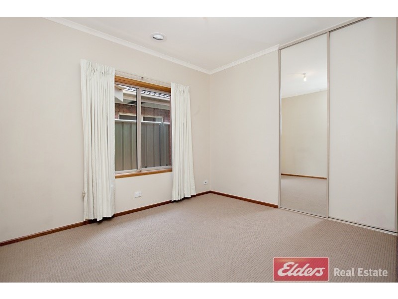 11 Mallard Crescent, Mawson Lakes SA 5095