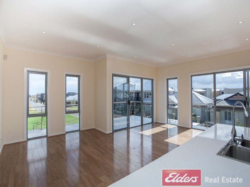 2/68 Franklin Avenue, Mawson Lakes SA 5095