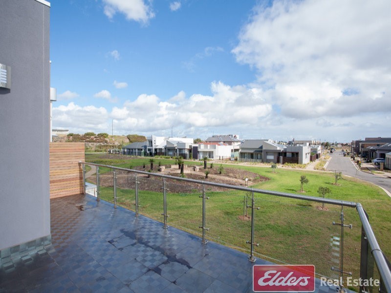 2/68 Franklin Avenue, Mawson Lakes SA 5095