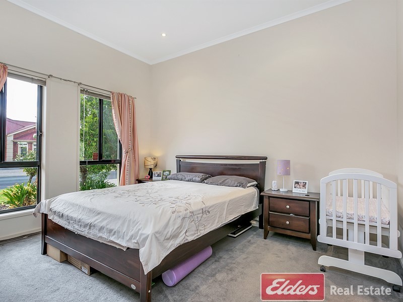 13 Sandpiper Chase, Mawson Lakes SA 5095