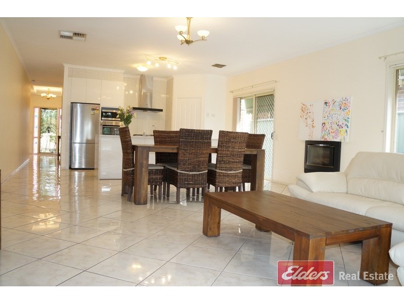 4 Hamilton Place, Mawson Lakes SA 5095