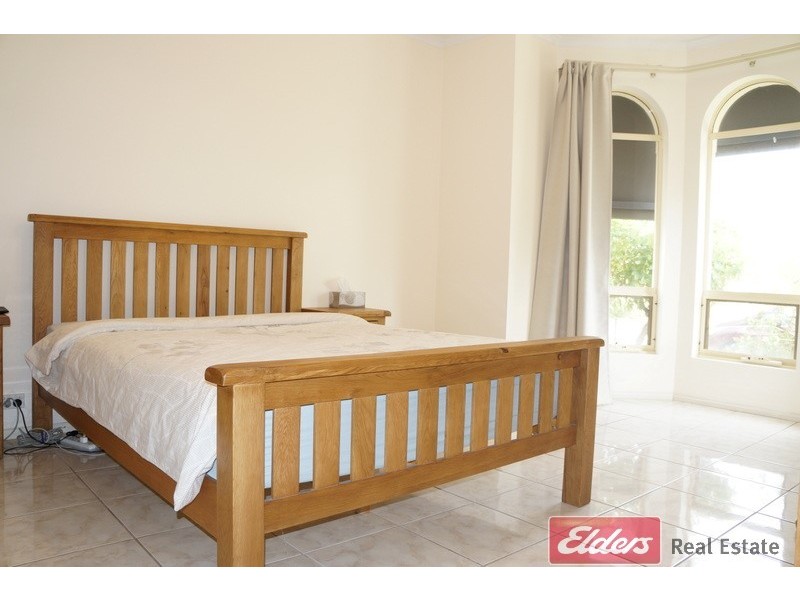 4 Hamilton Place, Mawson Lakes SA 5095