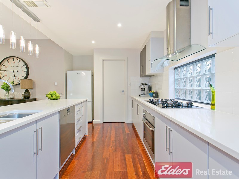 8 Gomera Street, Mawson Lakes SA 5095