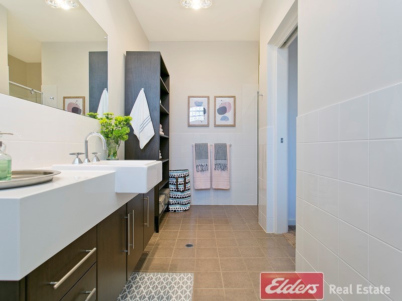 8 Gomera Street, Mawson Lakes SA 5095