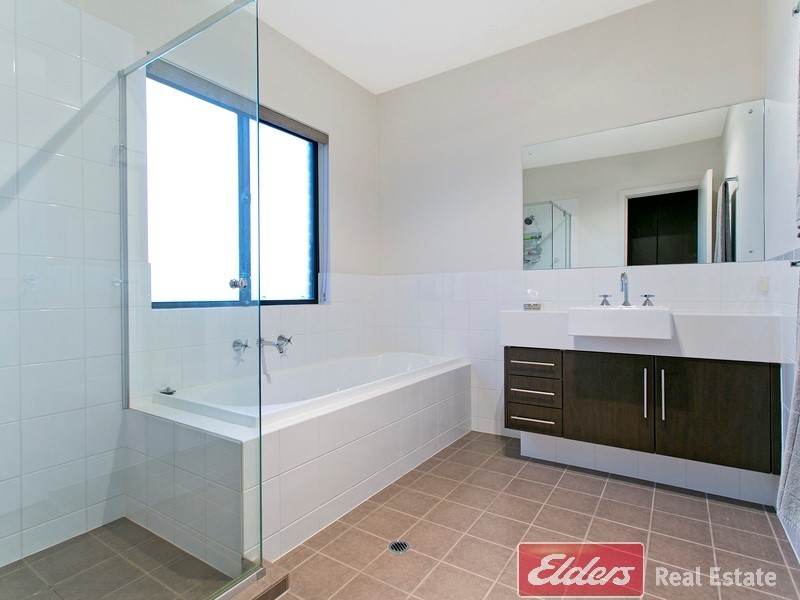 8 Gomera Street, Mawson Lakes SA 5095