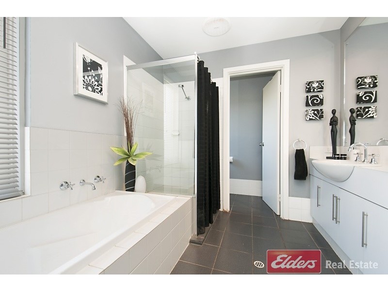 8 Wharfdale Lane, Mawson Lakes SA 5095