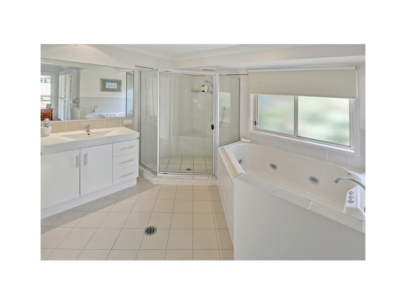 2 Manor Lane, Buderim QLD 4556