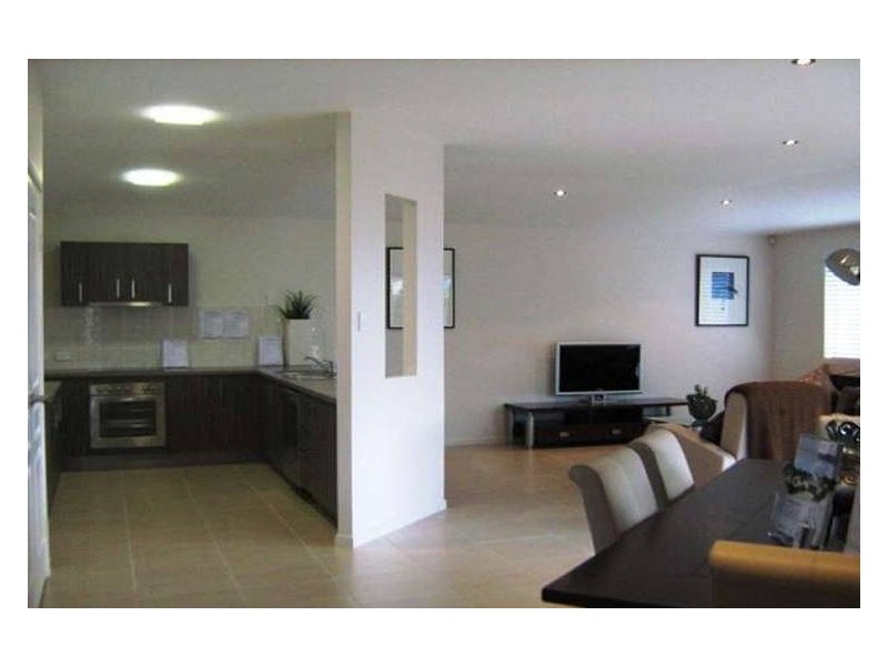 8 Creekside Drive, Sippy Downs QLD 4556