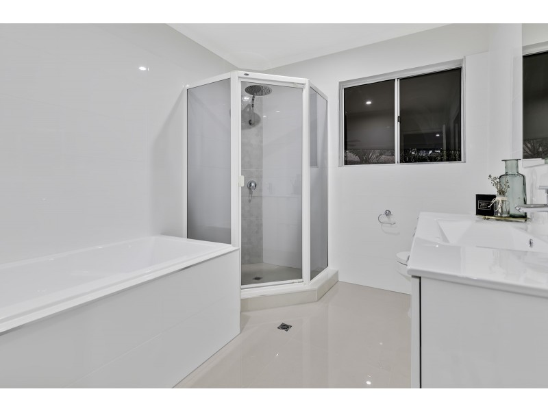 27 Jones Rd, Buderim QLD 4556