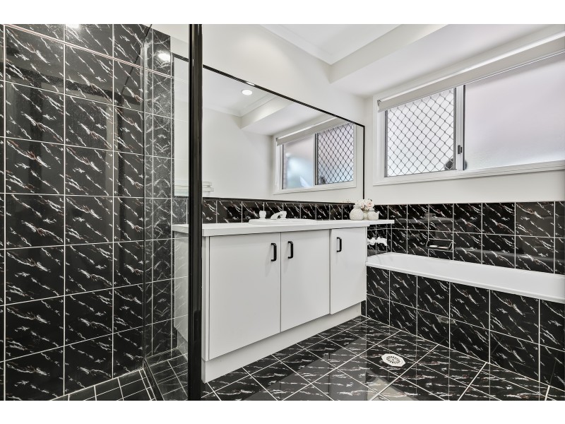 1 Larch Court, Buderim QLD 4556