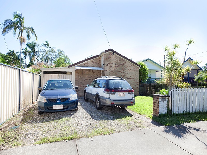 24 Jones Street, Mooloolah Valley QLD 4553