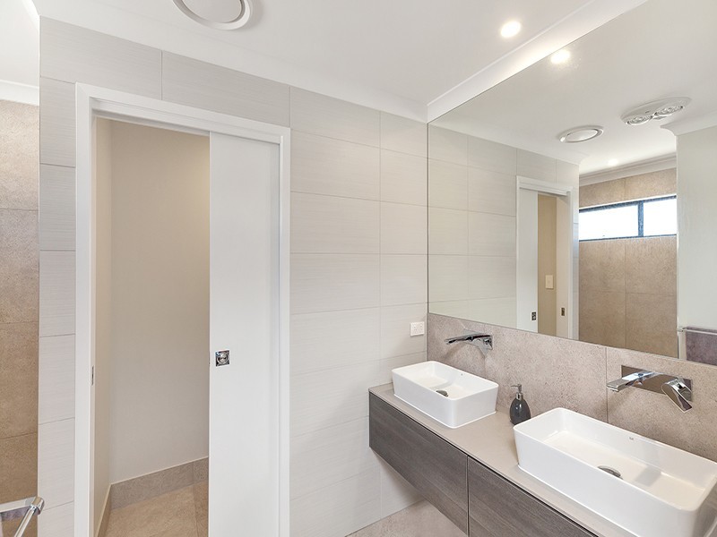 18 Vincent Avenue, Sippy Downs QLD 4556