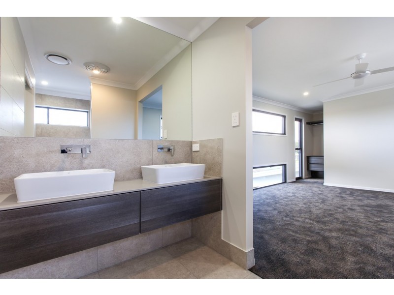 18 Vincent Avenue, Sippy Downs QLD 4556