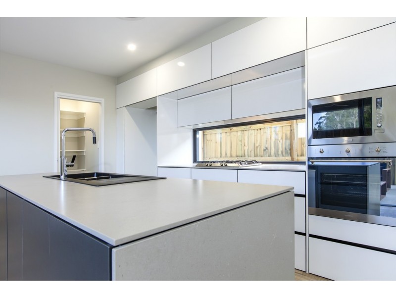 18 Vincent Avenue, Sippy Downs QLD 4556