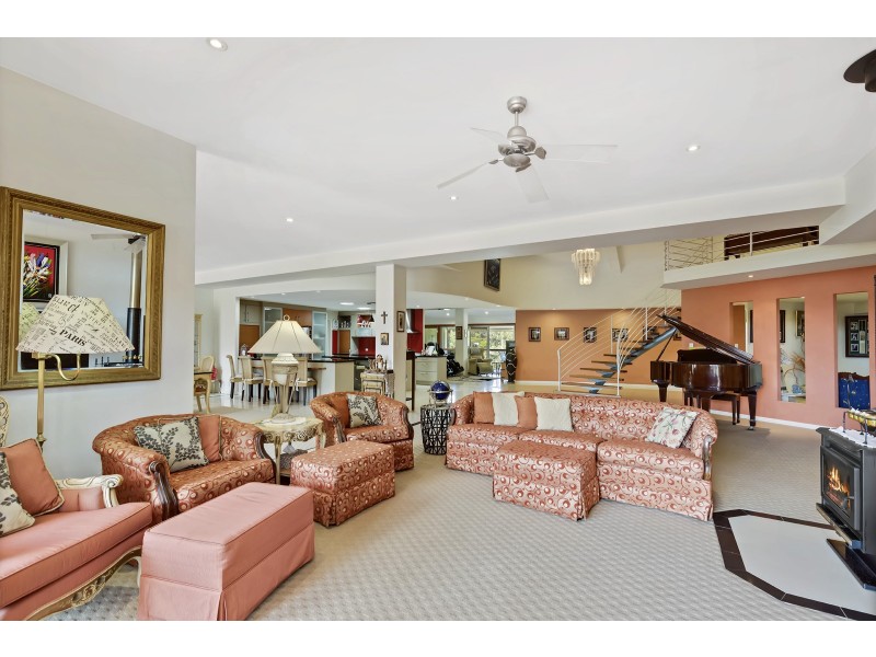 5 Kerlin Lane, Woombye QLD 4559