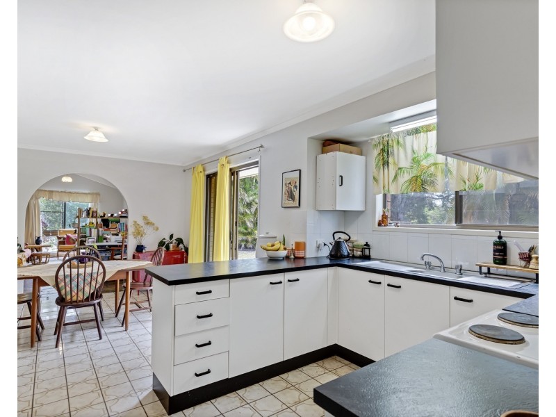 8 Holly Green Crescent, Palmwoods QLD 4555