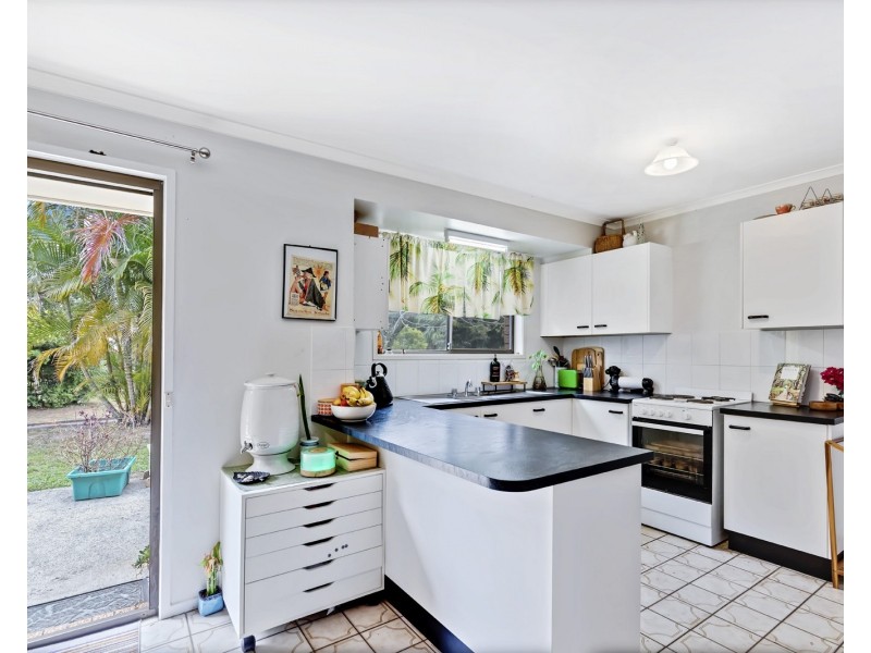 8 Holly Green Crescent, Palmwoods QLD 4555