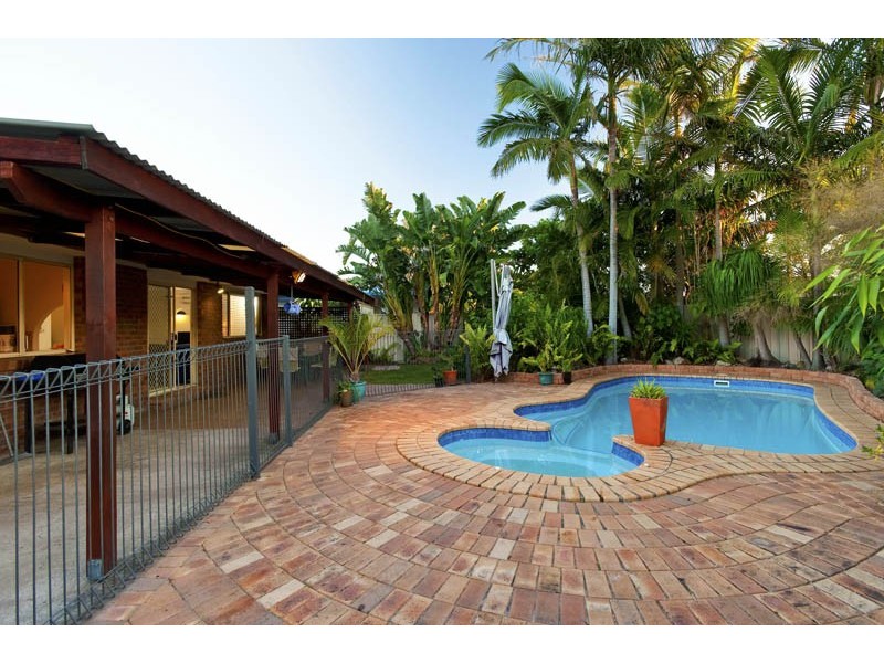 24 Currawan Street, Warana QLD 4575
