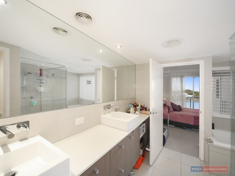 Unit 37/7 Grand Parade, Kawana Island QLD 4575