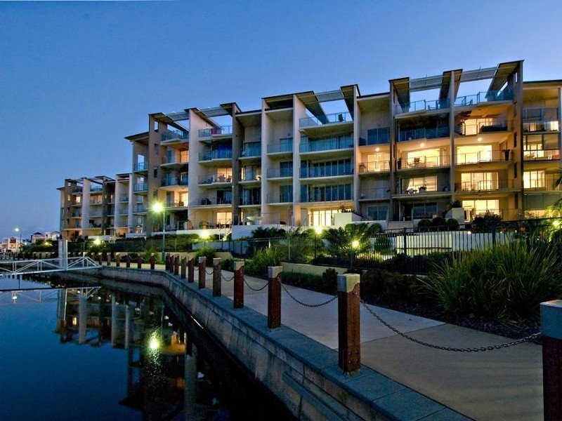 Unit 37/7 Grand Parade, Kawana Island QLD 4575
