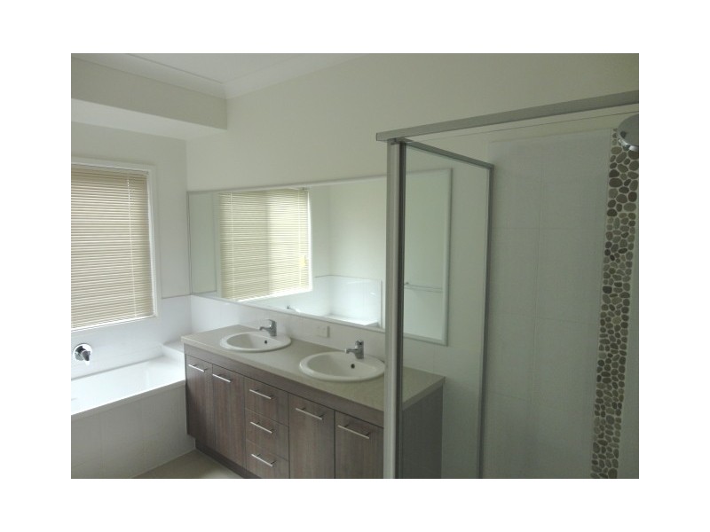 9 Pangali Circuit, Birtinya QLD 4575