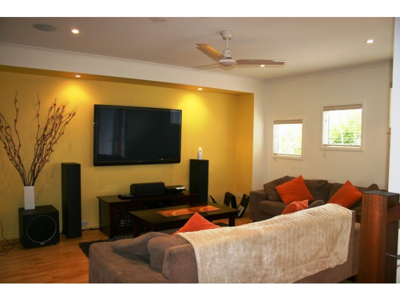 3 Barbuda Circuit, Kawana Island QLD 4575