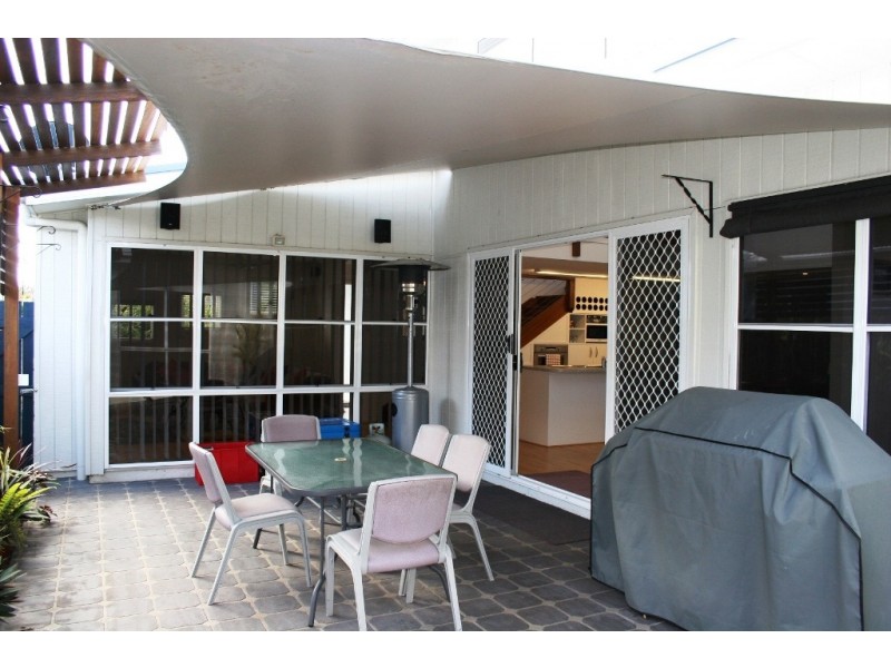 3 Barbuda Circuit, Kawana Island QLD 4575