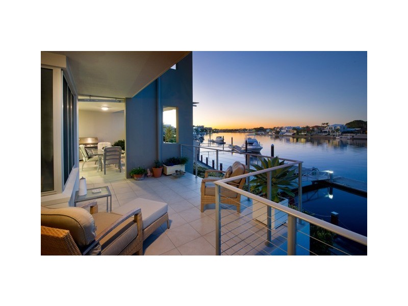 Unit 21/7 Grand Parade, Kawana Island QLD 4575