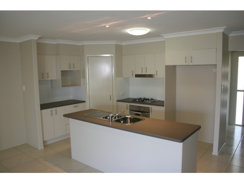 14 Goldenbell Place, Peregian Springs QLD 4573