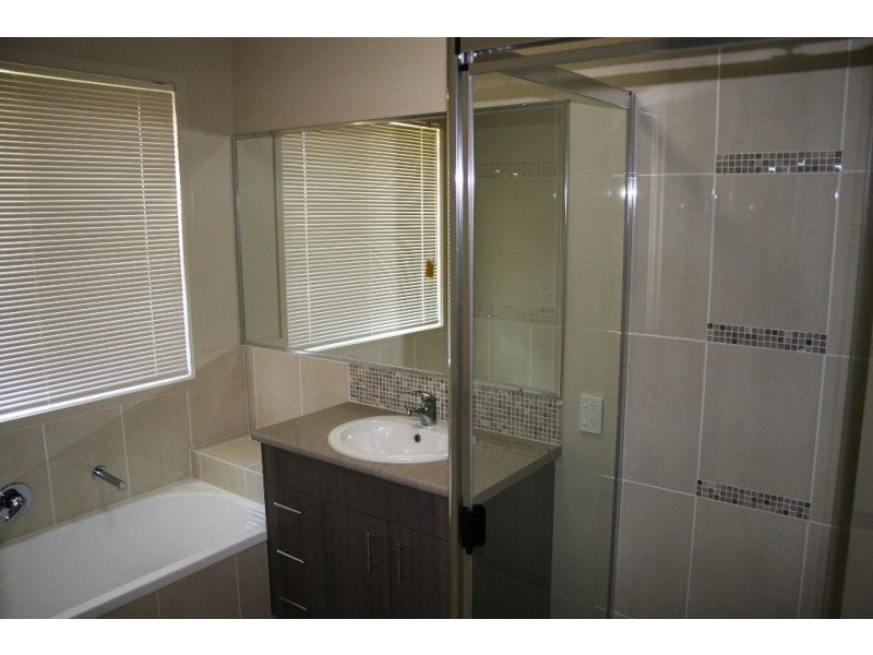 14 Goldenbell Place, Peregian Springs QLD 4573